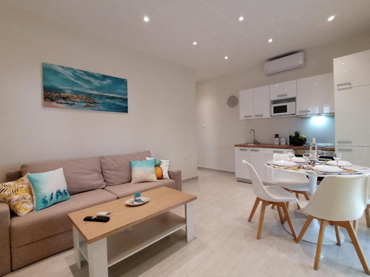 Sea Pleasure Apartment Peraía 外观 照片