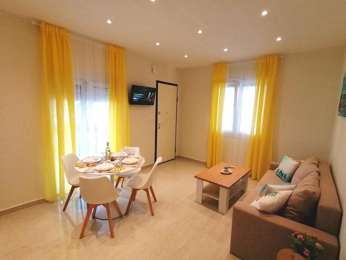 Sea Pleasure Apartment Peraía 外观 照片